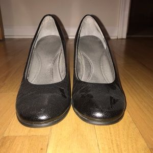Aerosoles black patent leather wedges